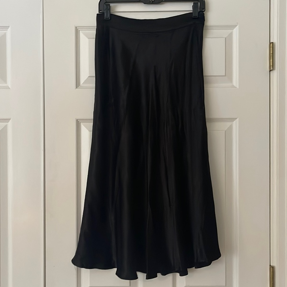 DO+BE black satin skirt